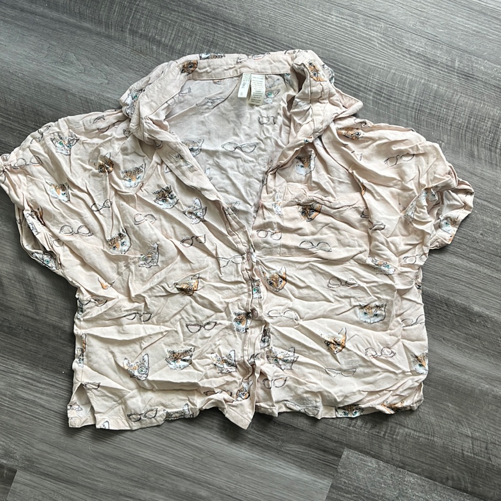 Button Up, Cat Theme